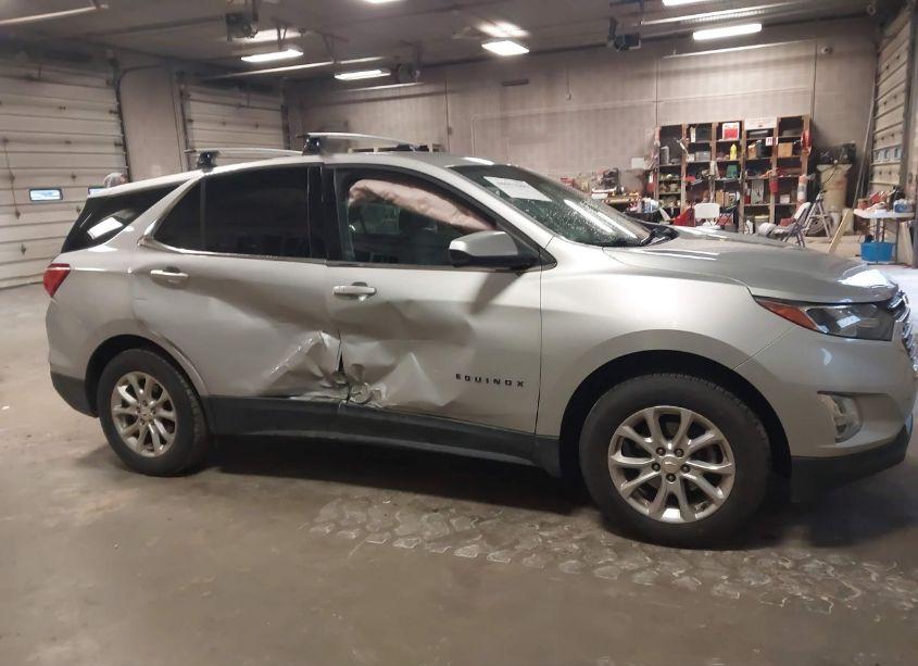 Photo 13 of 2018 Chevrolet Equinox LT (VIN 2GNAXJEV5J6205677)