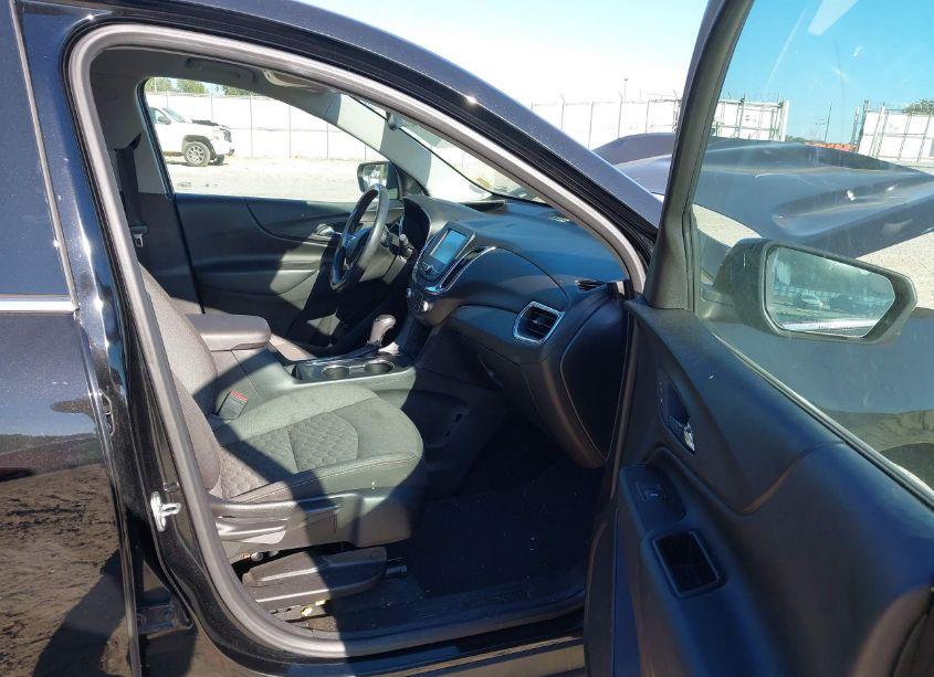 Photo 5 of 2018 Chevrolet Equinox LT (VIN 2GNAXJEV5J6224181)