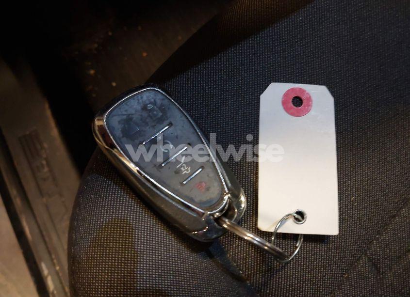 Photo 11 of 2018 Chevrolet Equinox LT (VIN 2GNAXJEV5J6252627)