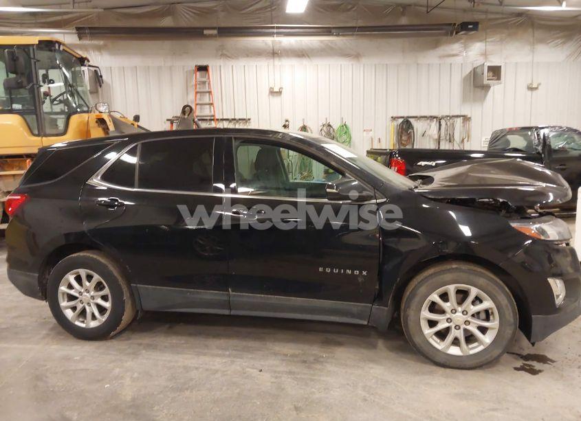 Photo 13 of 2018 Chevrolet Equinox LT (VIN 2GNAXJEV5J6252627)