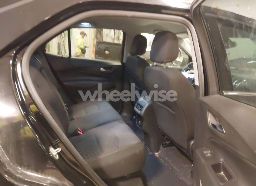 Photo 8 of 2018 Chevrolet Equinox LT (VIN 2GNAXJEV5J6252627)