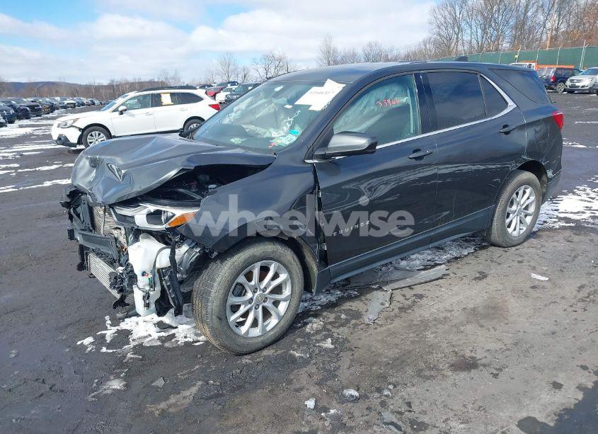 Photo 2 of 2018 Chevrolet Equinox LT (VIN 2GNAXJEV5J6303575)