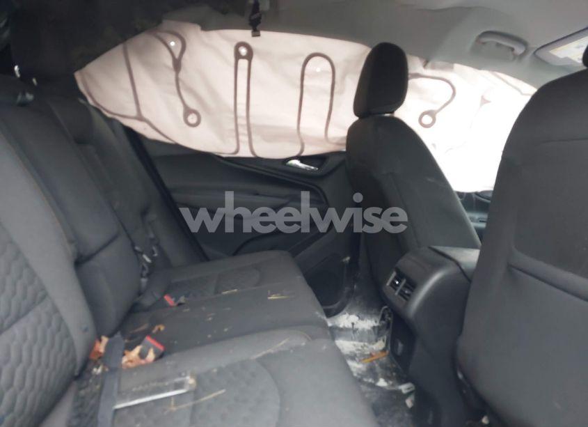 Photo 8 of 2018 Chevrolet Equinox LT (VIN 2GNAXJEV5J6303575)