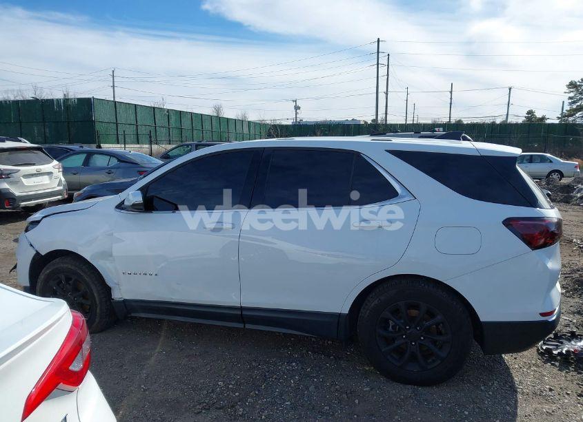 Photo 14 of 2018 Chevrolet Equinox LT (VIN 2GNAXJEV5J6322661)