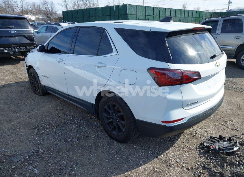 Photo 3 of 2018 Chevrolet Equinox LT (VIN 2GNAXJEV5J6322661)