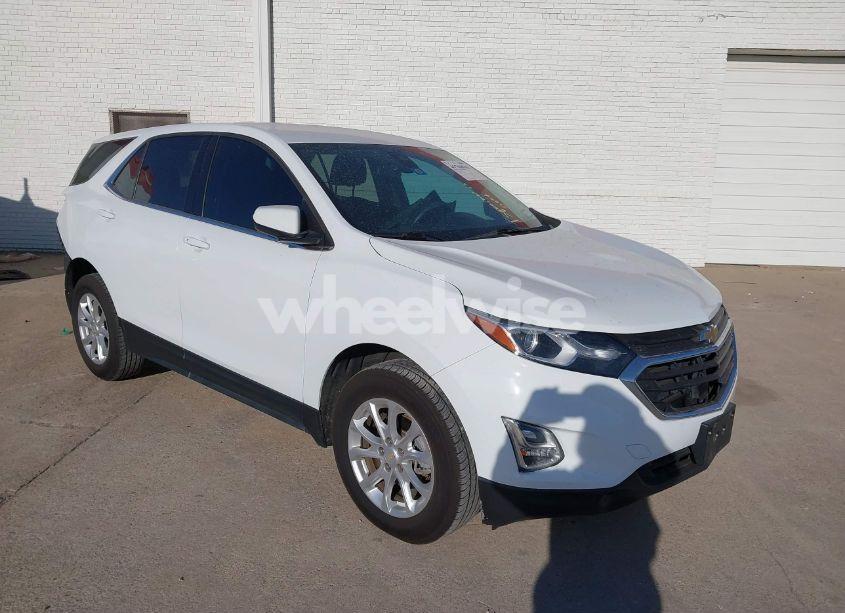 2020 Chevrolet Equinox FWD 2FL (VIN 2GNAXJEV5L6261380) main photo