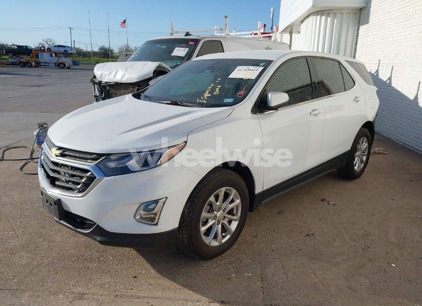 Photo 2 of 2020 Chevrolet Equinox FWD 2FL (VIN 2GNAXJEV5L6261380)