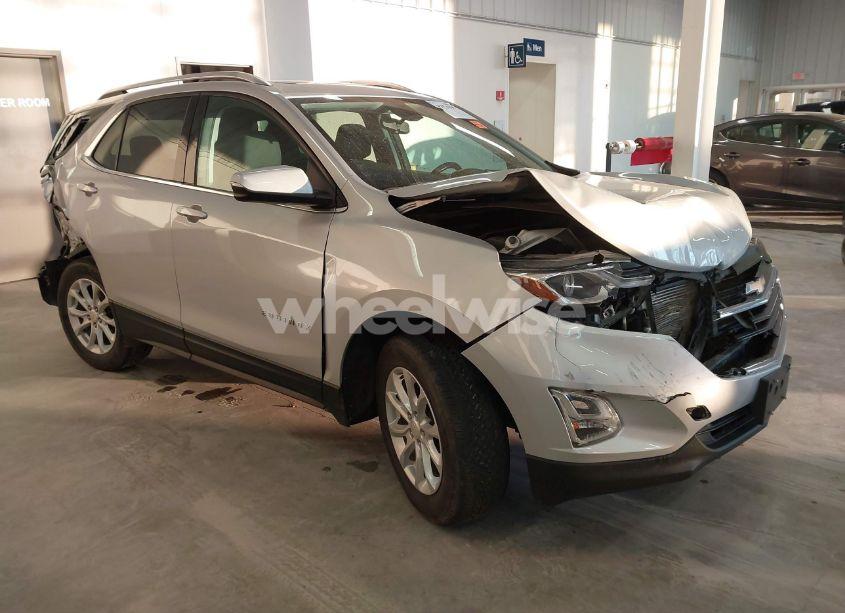 2018 Chevrolet Equinox LT (VIN 2GNAXJEV6J6209043) main photo