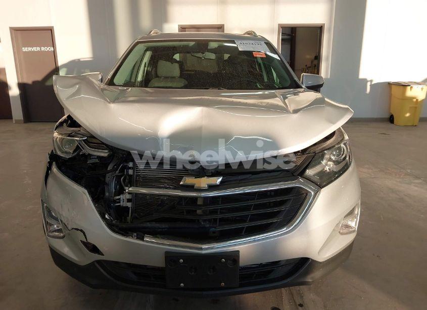 Photo 12 of 2018 Chevrolet Equinox LT (VIN 2GNAXJEV6J6209043)