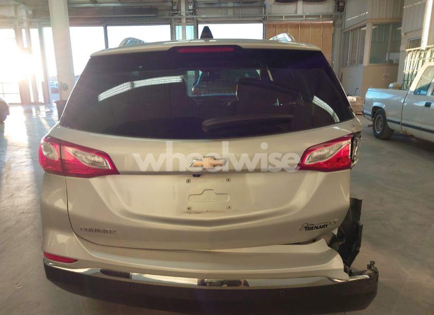 Photo 16 of 2018 Chevrolet Equinox LT (VIN 2GNAXJEV6J6209043)