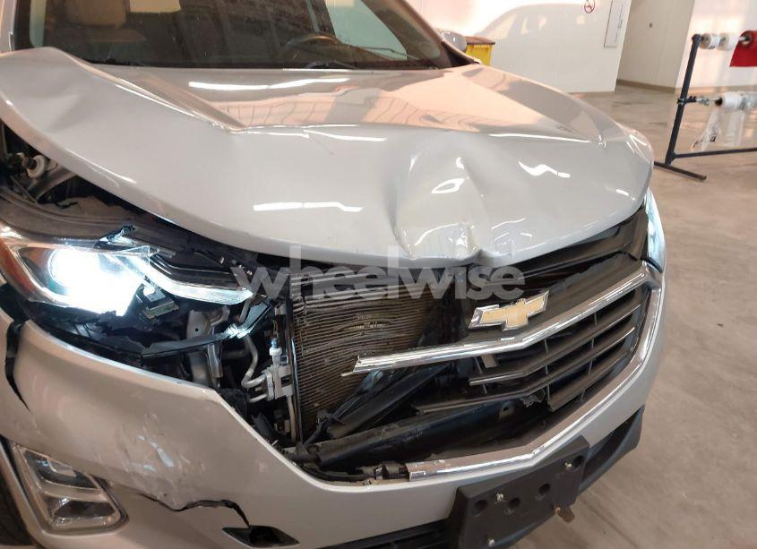 Photo 19 of 2018 Chevrolet Equinox LT (VIN 2GNAXJEV6J6209043)