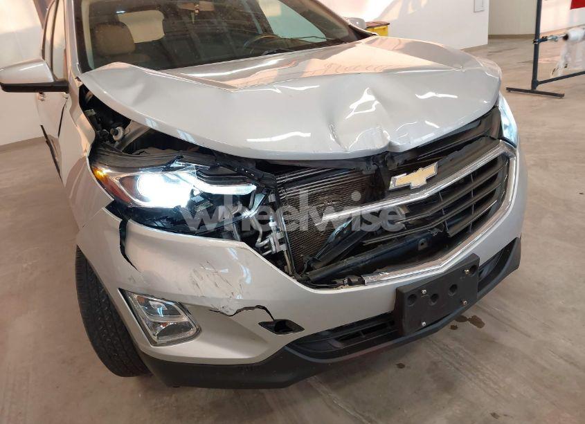 Photo 6 of 2018 Chevrolet Equinox LT (VIN 2GNAXJEV6J6209043)