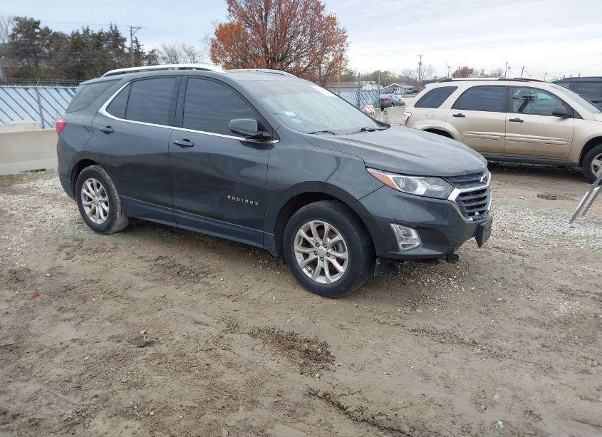 2018 Chevrolet Equinox LT (VIN 2GNAXJEV6J6237859) main photo