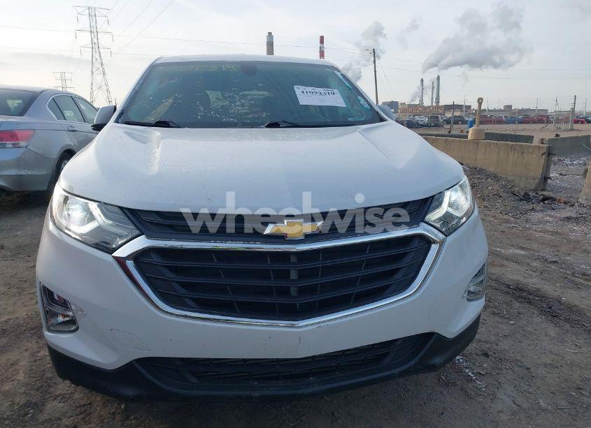 Photo 12 of 2018 Chevrolet Equinox LT (VIN 2GNAXJEV6J6241670)