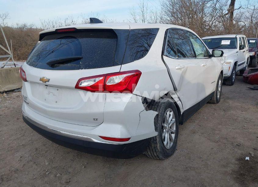 Photo 4 of 2018 Chevrolet Equinox LT (VIN 2GNAXJEV6J6241670)