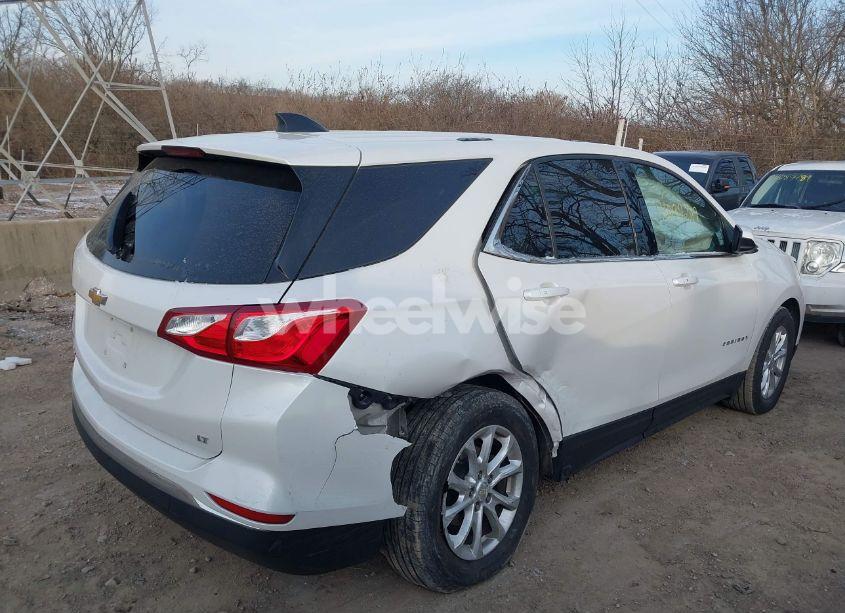 Photo 6 of 2018 Chevrolet Equinox LT (VIN 2GNAXJEV6J6241670)