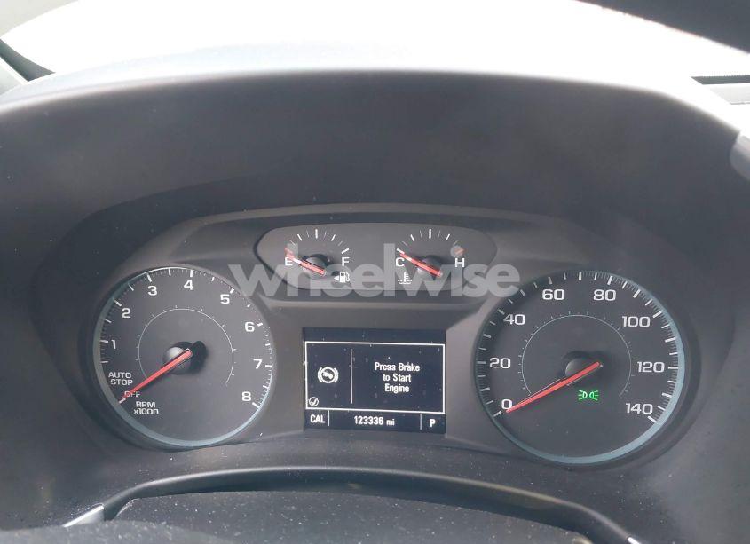 Photo 7 of 2018 Chevrolet Equinox LT (VIN 2GNAXJEV6J6241670)