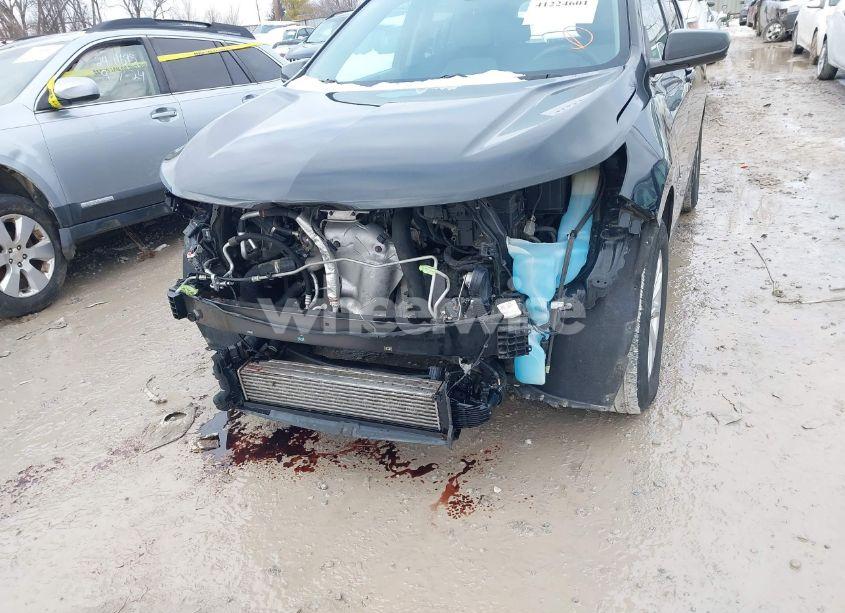 Photo 6 of 2018 Chevrolet Equinox LT (VIN 2GNAXJEV6J6248151)