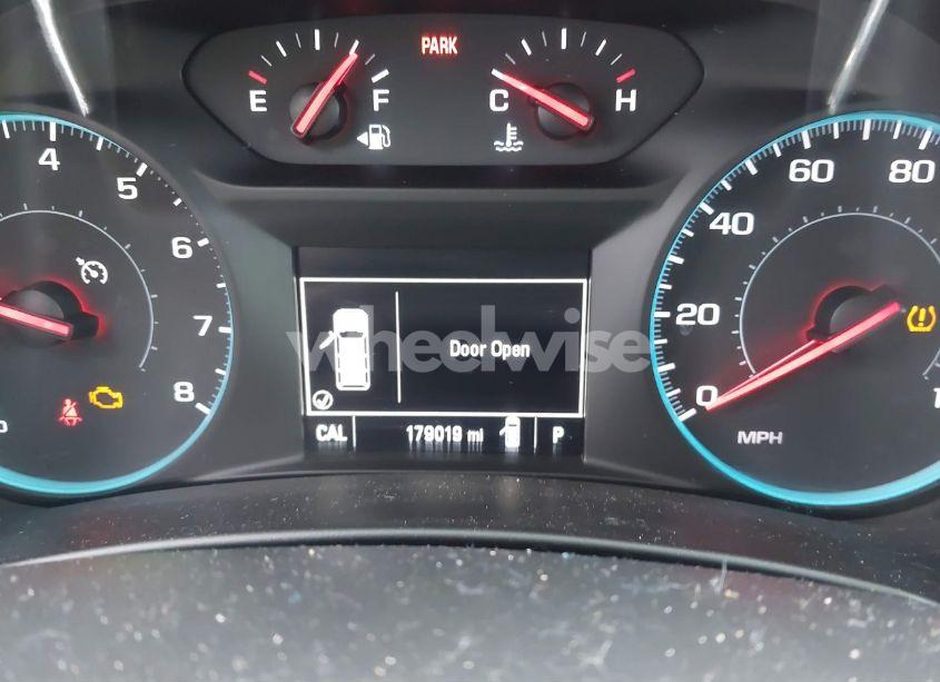 Photo 7 of 2018 Chevrolet Equinox LT (VIN 2GNAXJEV6J6248151)