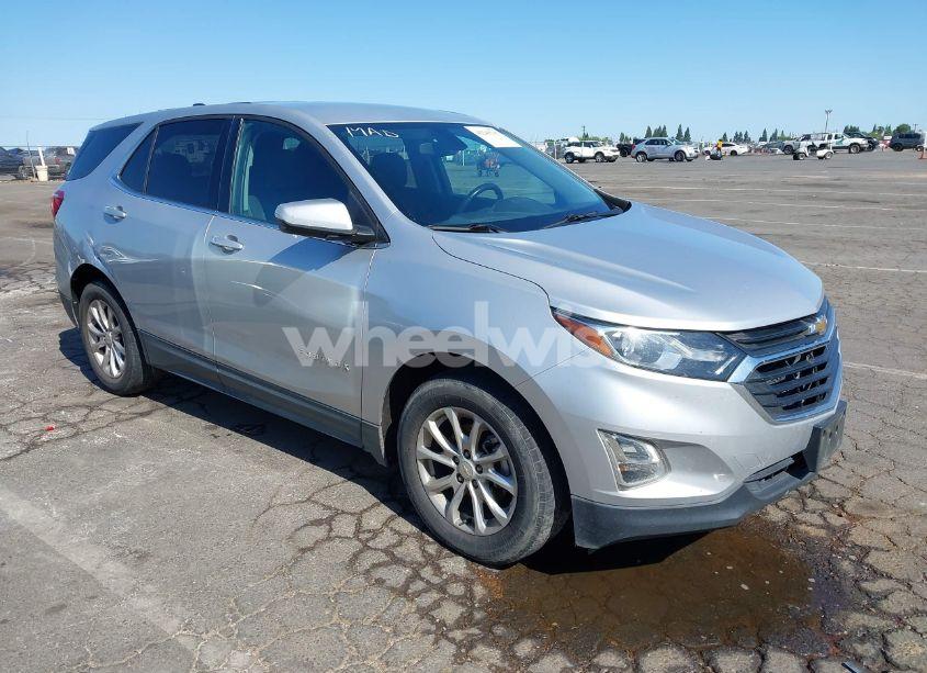 2018 Chevrolet Equinox LT (VIN 2GNAXJEV6J6283109) main photo