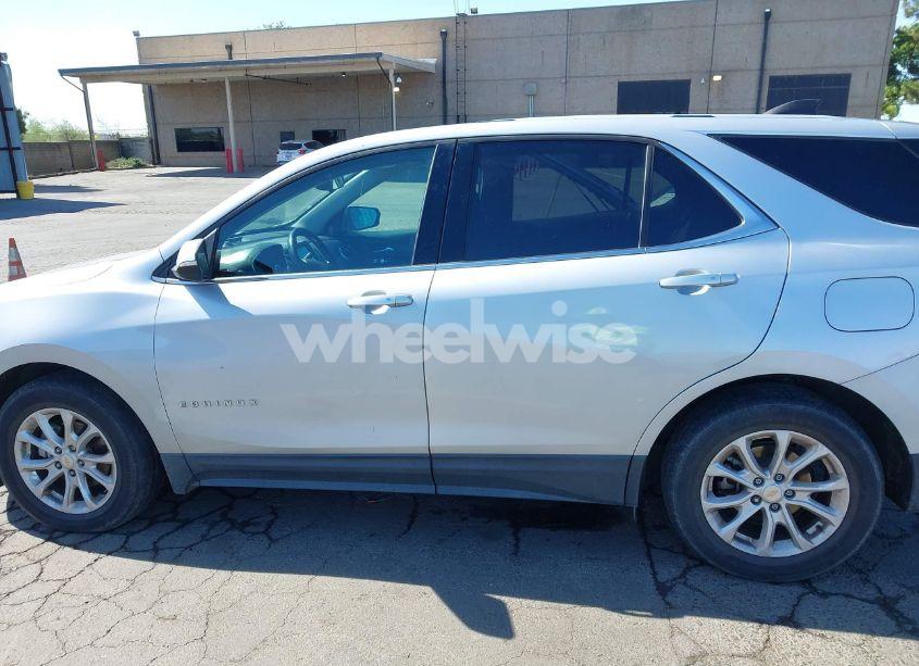 Photo 14 of 2018 Chevrolet Equinox LT (VIN 2GNAXJEV6J6283109)