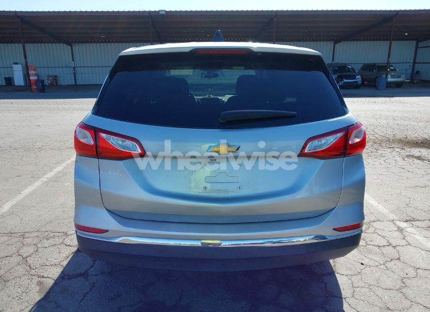 Photo 16 of 2018 Chevrolet Equinox LT (VIN 2GNAXJEV6J6283109)