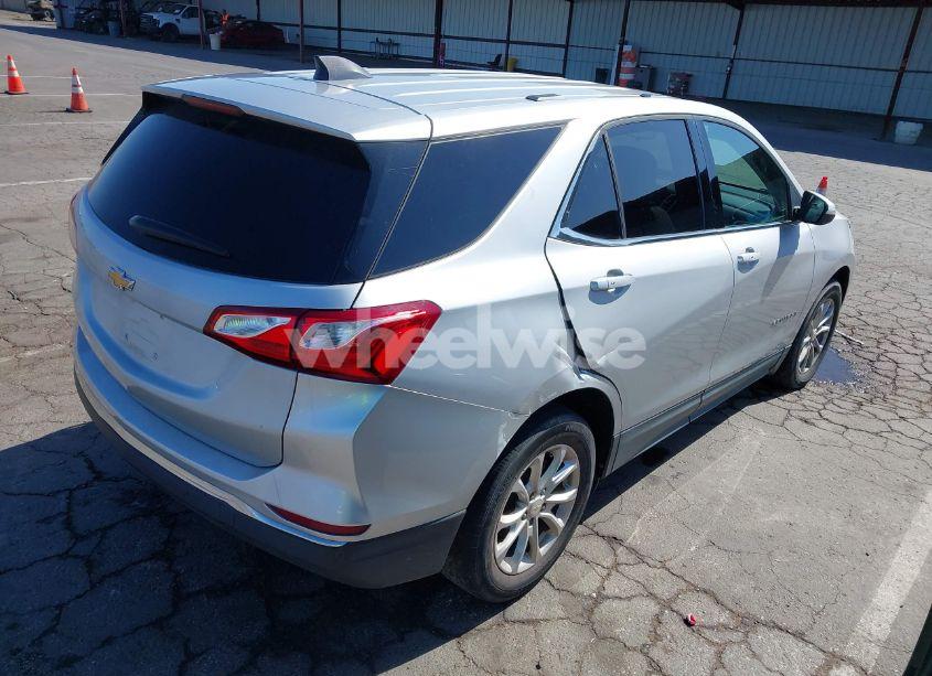 Photo 4 of 2018 Chevrolet Equinox LT (VIN 2GNAXJEV6J6283109)