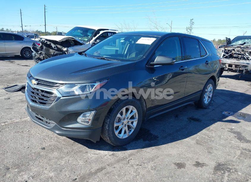 Photo 2 of 2018 Chevrolet Equinox LT (VIN 2GNAXJEV6J6285331)