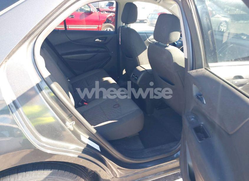 Photo 8 of 2018 Chevrolet Equinox LT (VIN 2GNAXJEV6J6285331)