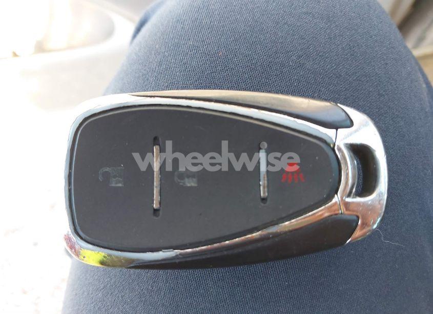 Photo 11 of 2018 Chevrolet Equinox LT (VIN 2GNAXJEV6J6294739)