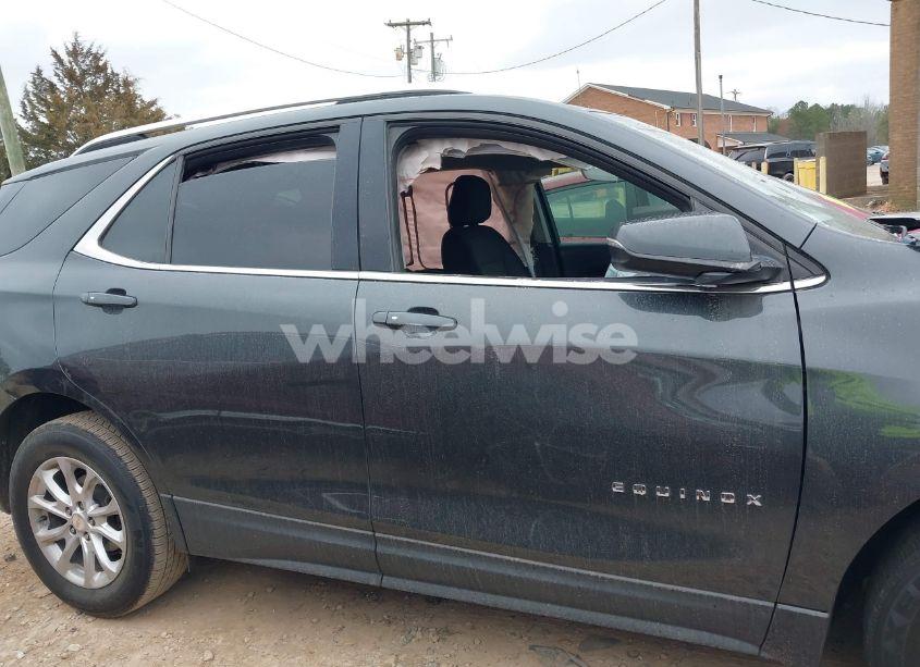 Photo 13 of 2018 Chevrolet Equinox LT (VIN 2GNAXJEV6J6294739)