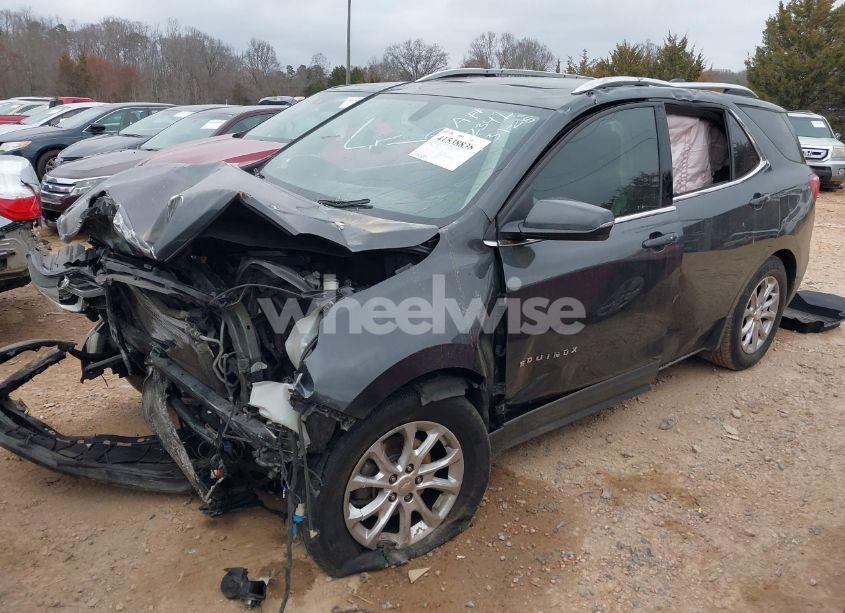 Photo 2 of 2018 Chevrolet Equinox LT (VIN 2GNAXJEV6J6294739)