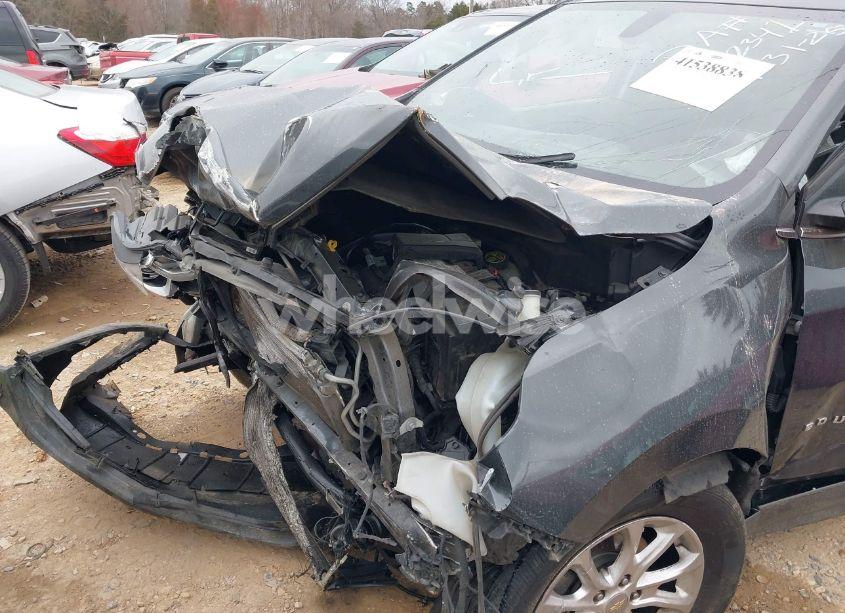 Photo 6 of 2018 Chevrolet Equinox LT (VIN 2GNAXJEV6J6294739)