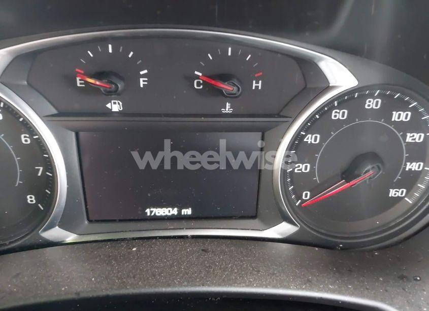 Photo 7 of 2018 Chevrolet Equinox LT (VIN 2GNAXJEV6J6294739)