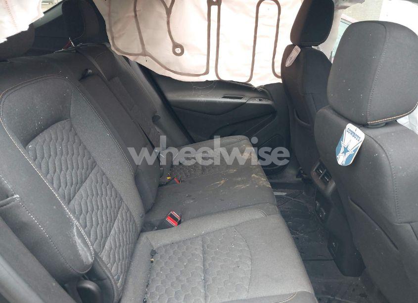 Photo 8 of 2018 Chevrolet Equinox LT (VIN 2GNAXJEV6J6294739)