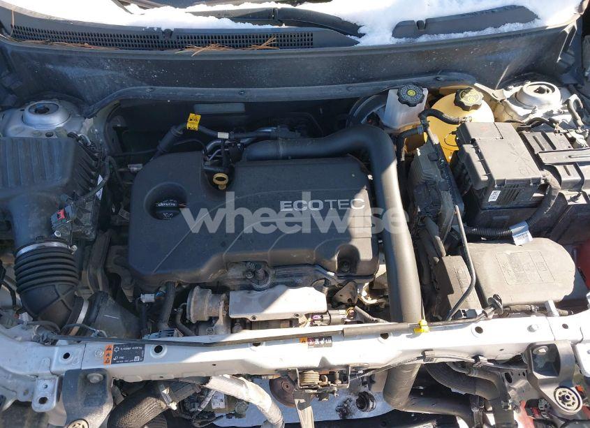 Photo 10 of 2018 Chevrolet Equinox LT (VIN 2GNAXJEV6J6336326)