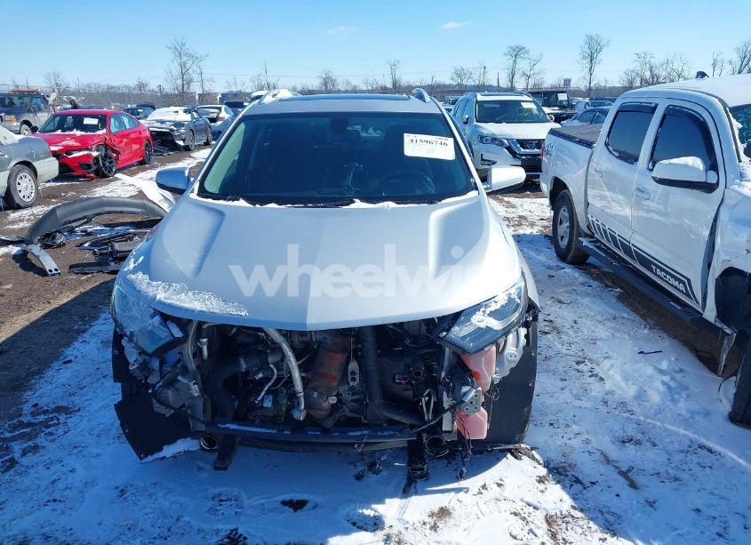 Photo 13 of 2018 Chevrolet Equinox LT (VIN 2GNAXJEV6J6336326)