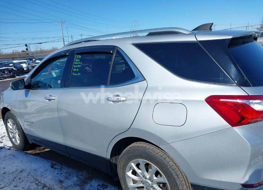 Photo 15 of 2018 Chevrolet Equinox LT (VIN 2GNAXJEV6J6336326)