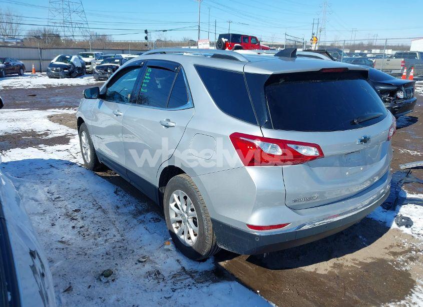 Photo 3 of 2018 Chevrolet Equinox LT (VIN 2GNAXJEV6J6336326)