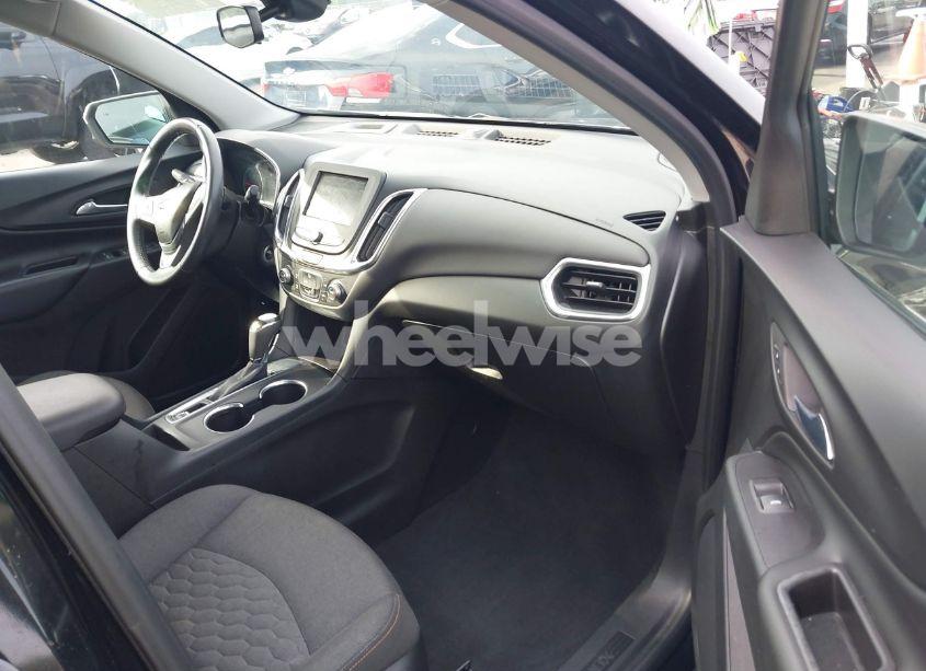 Photo 5 of 2019 Chevrolet Equinox LT (VIN 2GNAXJEV6K6144499)