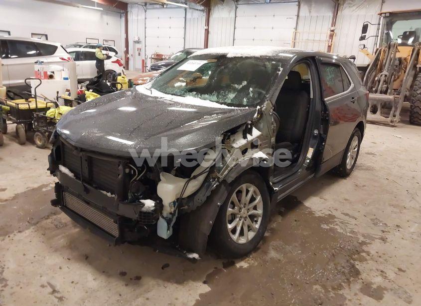 Photo 2 of 2020 Chevrolet Equinox FWD 2FL (VIN 2GNAXJEV6L6253739)