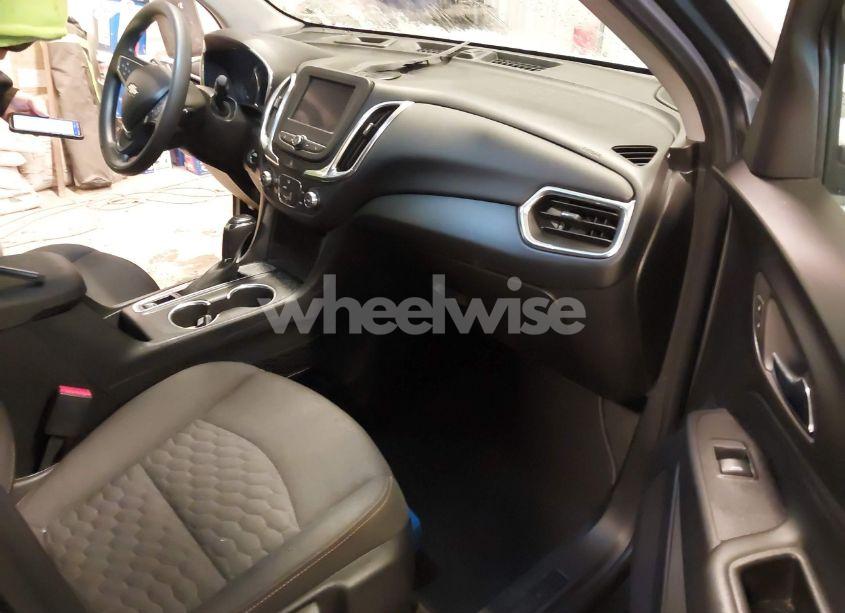 Photo 5 of 2020 Chevrolet Equinox FWD 2FL (VIN 2GNAXJEV6L6253739)