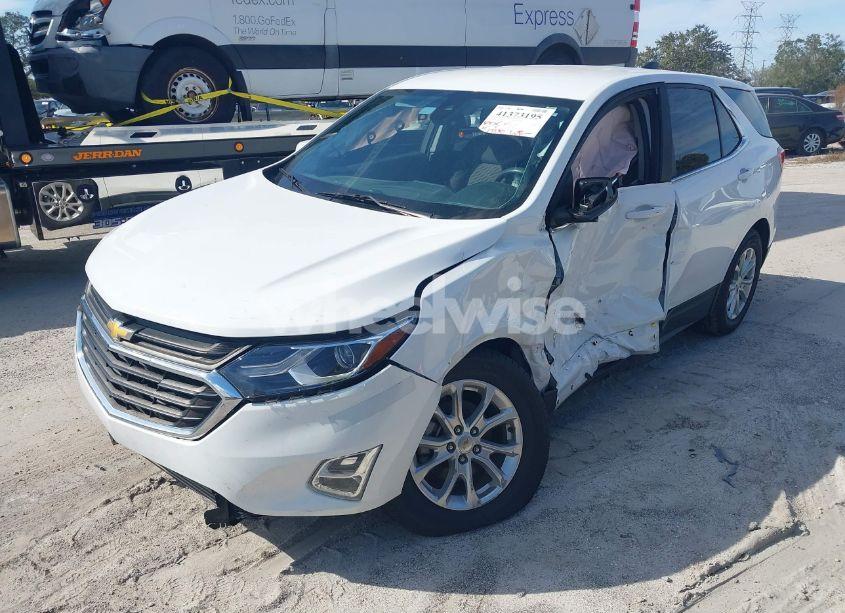 Photo 2 of 2021 Chevrolet Equinox FWD 2FL (VIN 2GNAXJEV6M6154565)