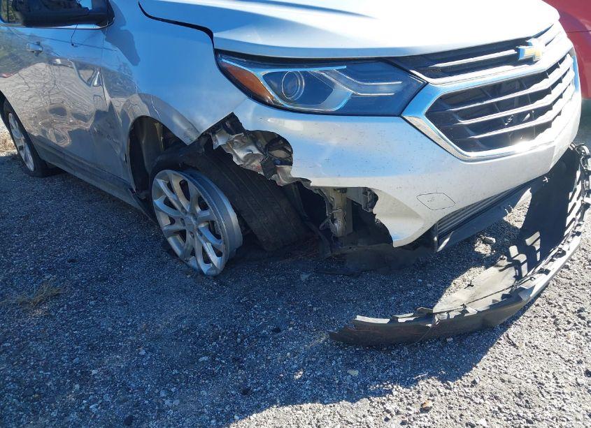 Photo 6 of 2018 Chevrolet Equinox LT (VIN 2GNAXJEV7J6128178)