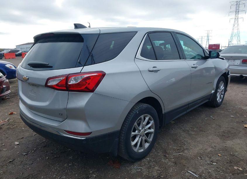 Photo 4 of 2018 Chevrolet Equinox LT (VIN 2GNAXJEV7J6131968)