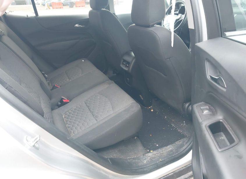 Photo 8 of 2018 Chevrolet Equinox LT (VIN 2GNAXJEV7J6131968)