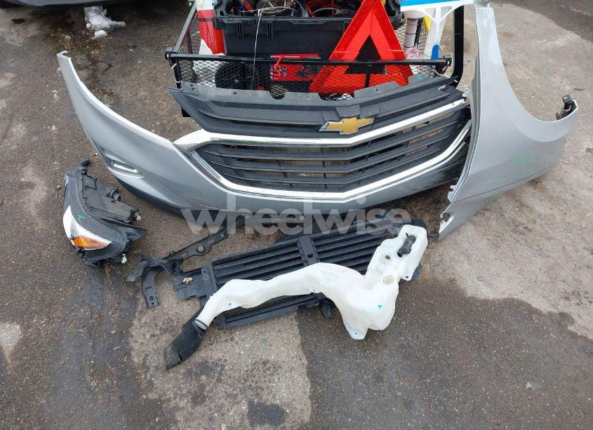 Photo 12 of 2018 Chevrolet Equinox LT (VIN 2GNAXJEV7J6163450)