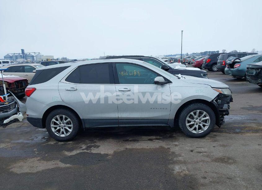 Photo 14 of 2018 Chevrolet Equinox LT (VIN 2GNAXJEV7J6163450)