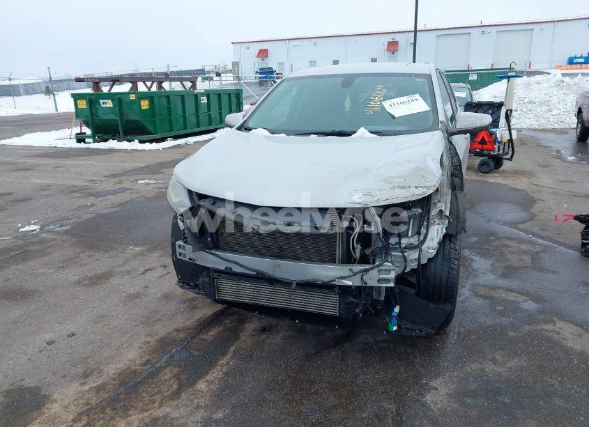 Photo 6 of 2018 Chevrolet Equinox LT (VIN 2GNAXJEV7J6163450)
