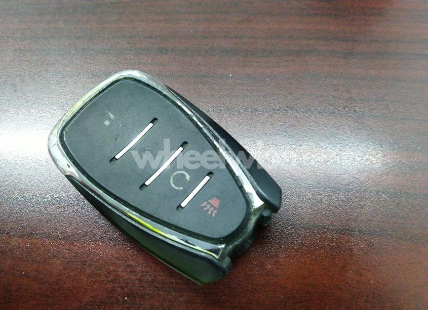 Photo 11 of 2018 Chevrolet Equinox LT (VIN 2GNAXJEV7J6180426)